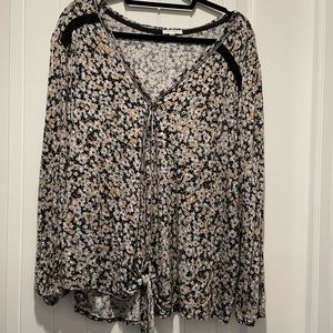 Long sleeve floral top, tie knot front